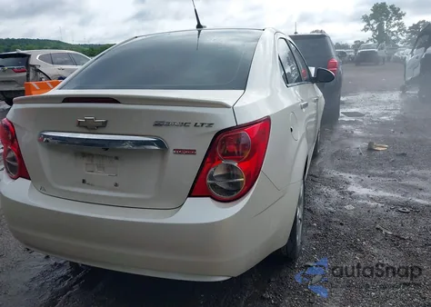 2014 Chevrolet Sonic Ltz Auto из США, поврежденный, VIN 1G1JE5SB5E4122735